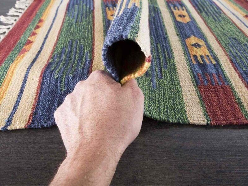 Особенности чистки дорожек из шерсти